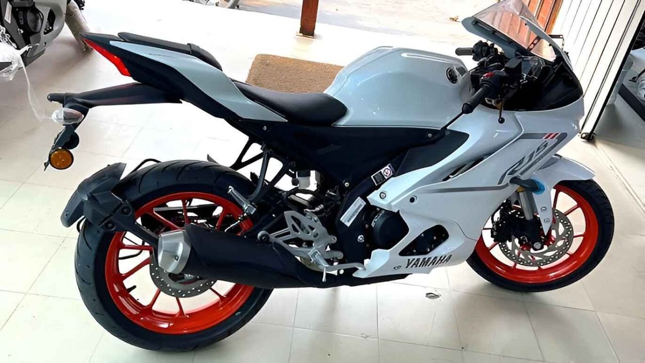 Yamaha R15